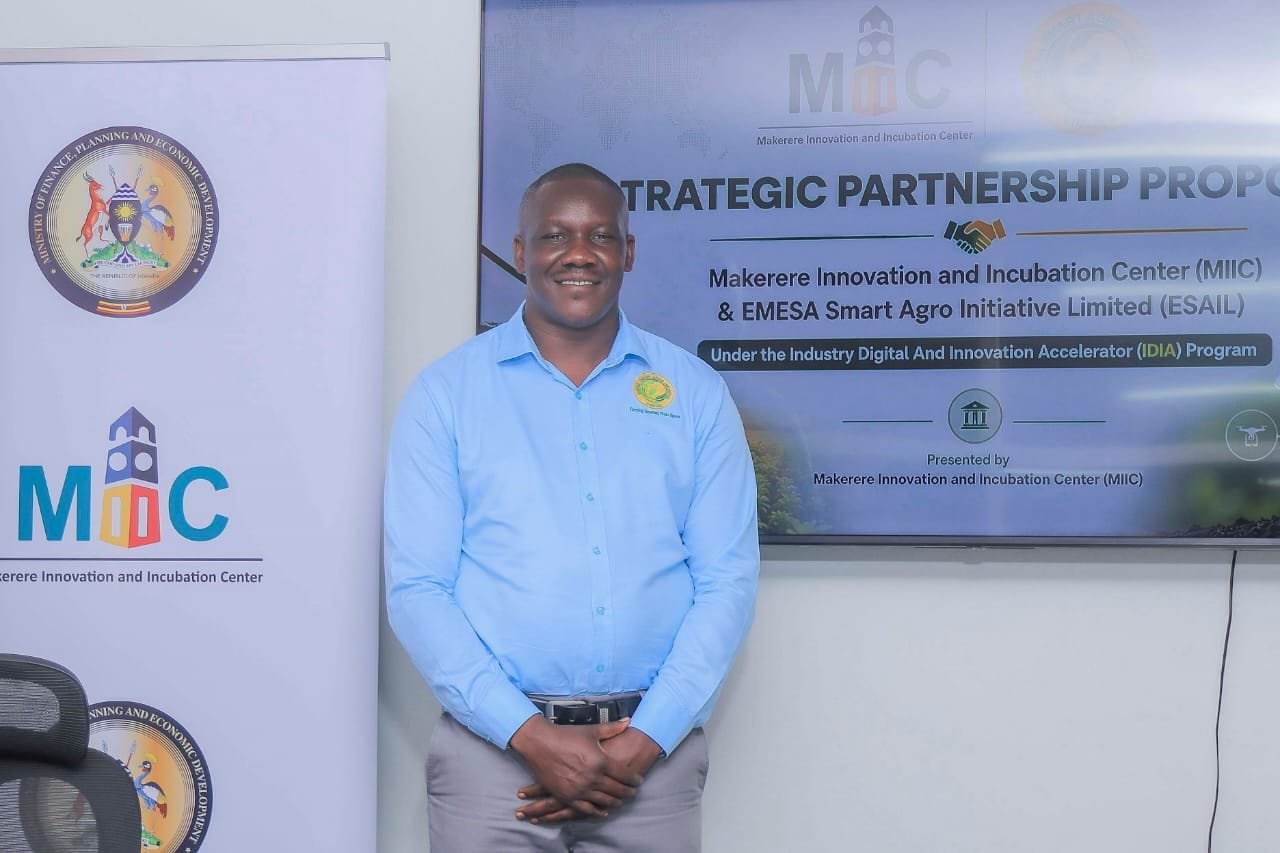 An EMESA representative at the strategic proposal presentation